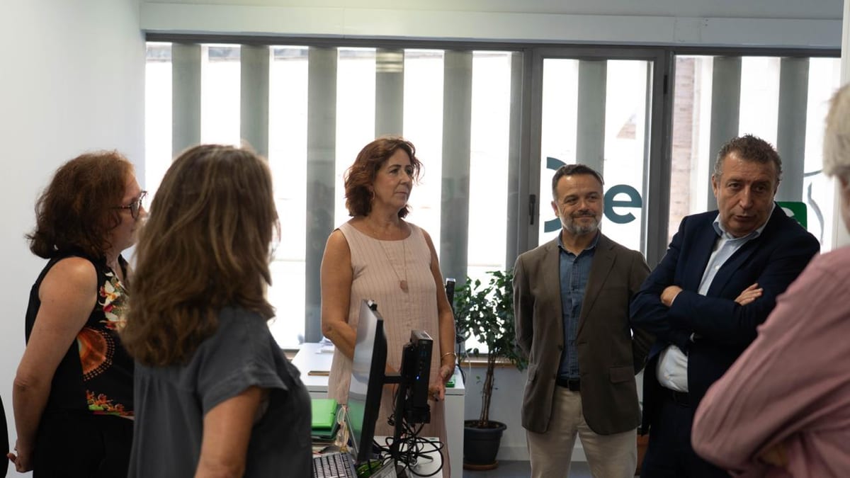 Visita a los espacios mejorados de representación sindical y atención al personal de la Diputación de Sevilla