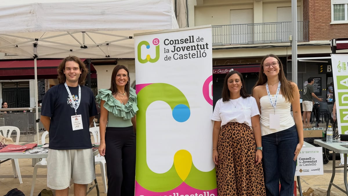 María Tormo, diputada de Juventud de la Diputación de Castellón, en la Feria de Entidades del Consell de la Joventut de Castelló