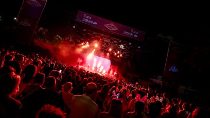 El Arrebato llena de música la Caseta de los Jardinillos durante la Feria El Arrebato en directo en la Caseta de los Jardinillos durante la Feria de Albacete