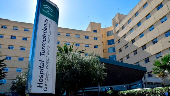 Dos heridos en incendio de vivienda en Almería, uno en estado grave Hospital Torrecárdenas, centro donde fueron trasladados los heridos del incendio en Almería