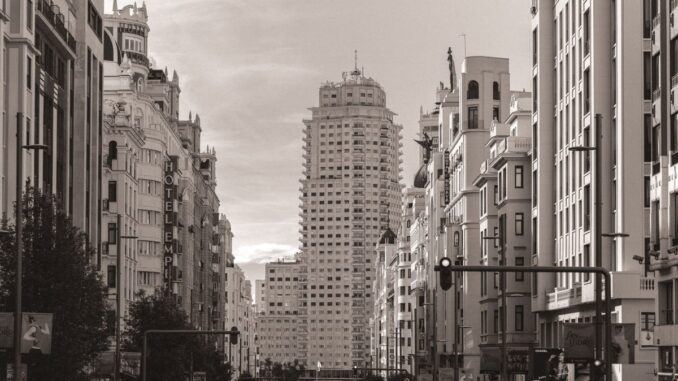Madrid invierte 930.000 euros en ampliar la protección de mujeres jóvenes víctimas de violencia Centro residencial especializado en protección a mujeres víctimas de violencia en la Comunidad de Madrid