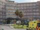 Fachada del Hospital Virgen del Rocío de Sevilla, donde fue trasladada la mujer herida