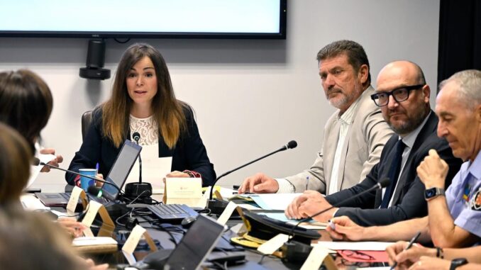 Reunión del Comité Permanente de Emergencias del Ayuntamiento de Murcia con autoridades coordinando el dispositivo especial ante lluvias y tormentas