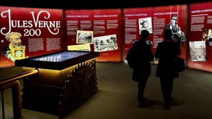 Museu de les Ciències inaugura 'Jules Verne 200' en noviembre Cartel de la exposición Jules Verne 200 del Museu de les Ciències