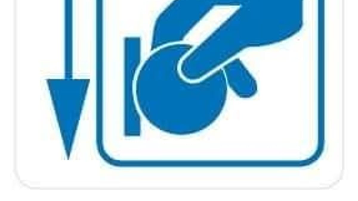 Cartel informativo sobre la suspensión de la zona azul de estacionamiento en Ocaña durante las Ferias y Fiestas Patronales