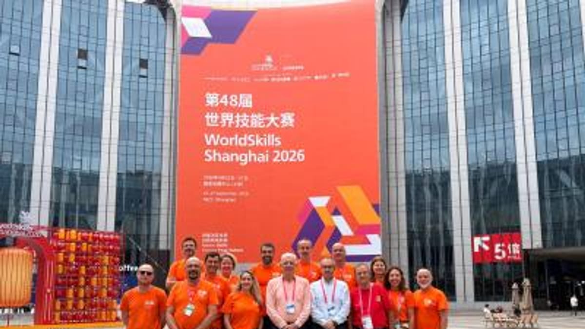Logo y cartel promocional de WorldSkills Shanghai 2026, la 48ª edición de la competición mundial de Formación Profesional