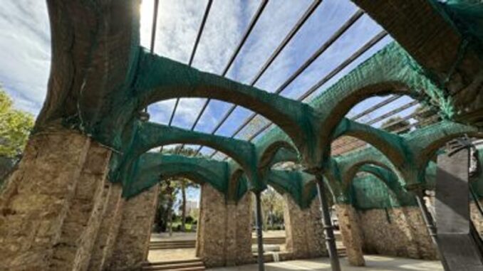 Comienzan las obras de rehabilitación de las fachadas históricas de los Talleres de Renfe en el parque del Clot Fachada histórica de los antiguos Talleres de Renfe en el parque del Clot de Barcelona, que requiere rehabilitación