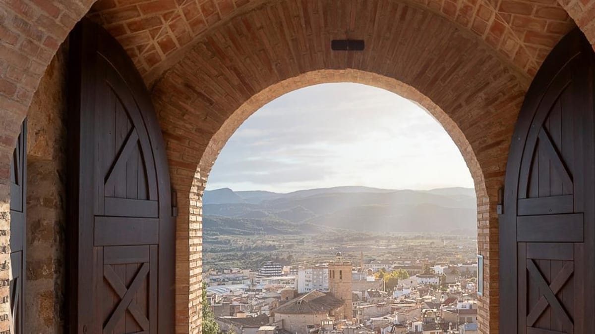 Imagen promocional de Segorbe mostrando patrimonio histórico y naturaleza
