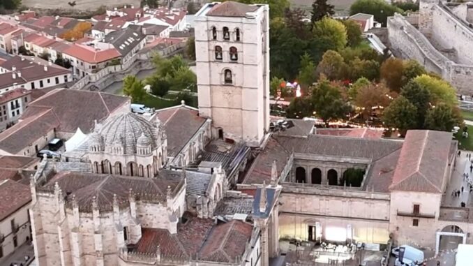 Inaugura Fromago 2026, la mayor feria quesera del mundo en Zamora Inauguración de Fromago 2026 en el Palacio de la Encarnación de Zamora con presencia de autoridades regionales y nacionales