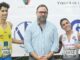 Atletas participantes en la 9ª edición de la 10K Ciudad de Tomelloso, con patrocinadores visibles en sus dorsales.