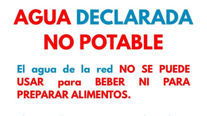 Cartel informativo sobre agua no potable en Caminomorisco y La Huerta, Cáceres. Diputación de Cáceres.