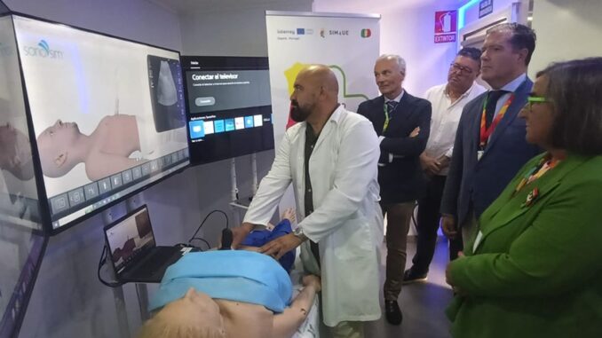 Galicia y Portugal forman a 3.500 profesionales en urgencias en Andalucía Profesionales sanitarios participando en una sesión de simulación clínica del proyecto SIM4UE