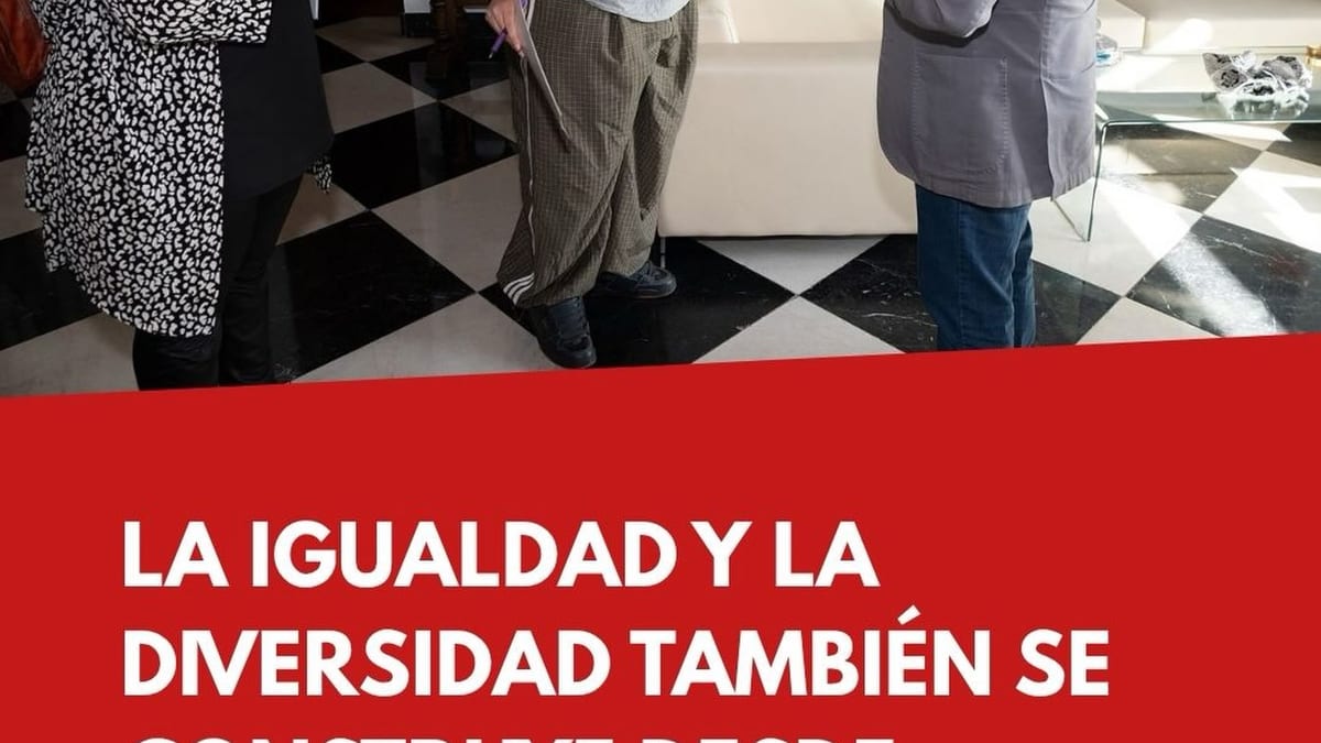 Miguel Ángel Morales, presidente de la Diputación de Cáceres, junto a Sara Ramos, nueva presidenta de Extremadura Entiende, en reunión sobre igualdad LGTBI