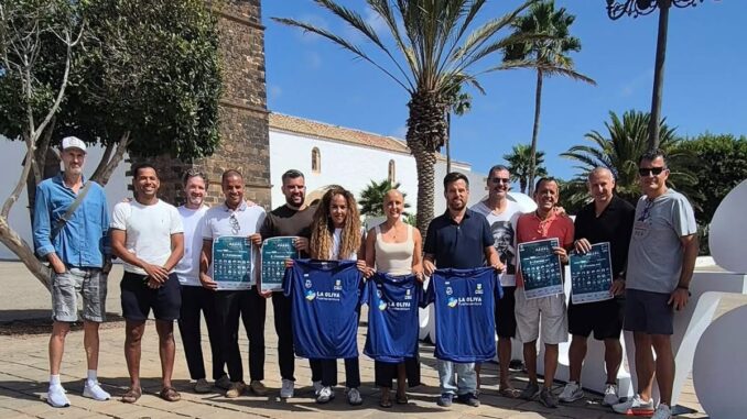 La Oliva acoge el III Torneo Benéfico de Pádel en favor de la inclusión deportiva Participantes del III Torneo Benéfico de Pádel La Oliva en El Cotillo, Fuerteventura, con actividades de inclusión deportiva
