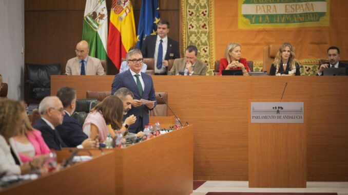 Manuel Gavira, vicepresidente segundo de la Junta de Andalucía, durante su intervención en el Parlamento de Andalucía