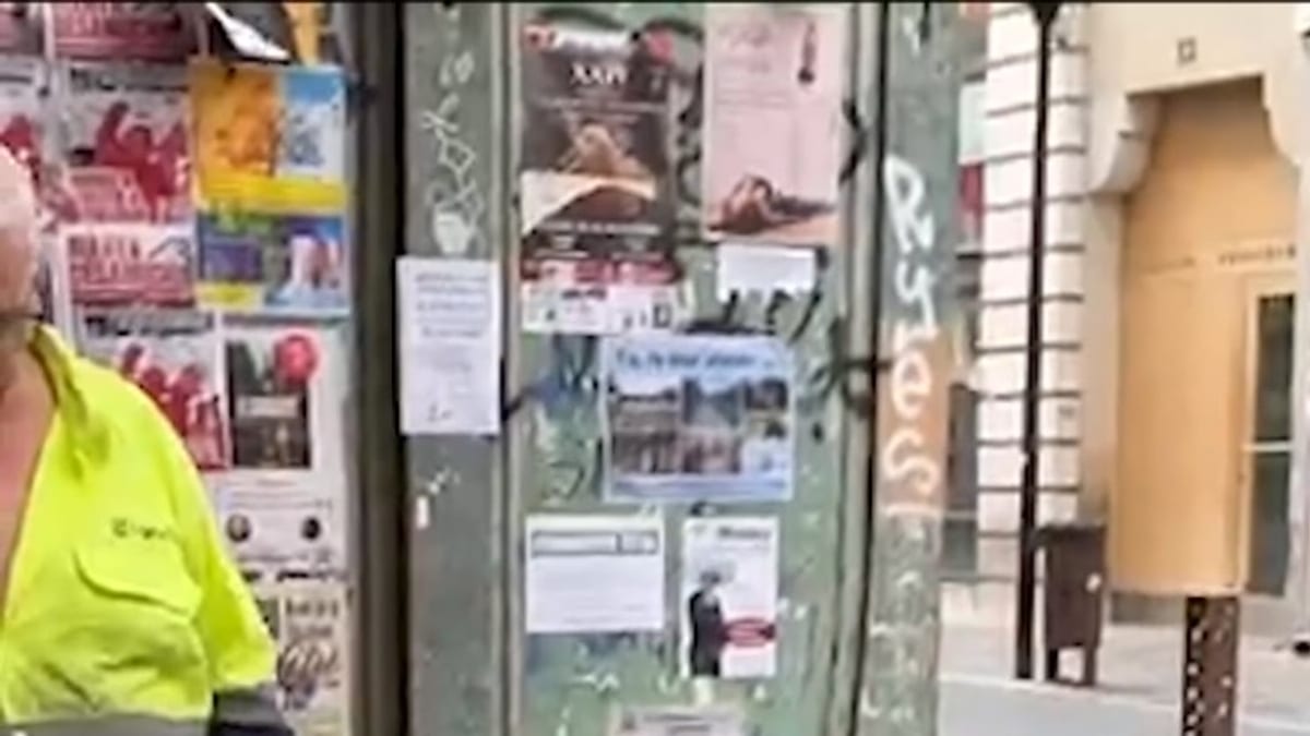 Equipo de Logroño Limpio realizando labores de limpieza e hidrolimpieza en la ciudad durante octubre