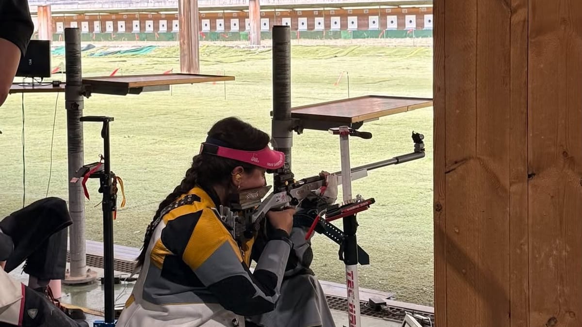 Marta Pascual, tiradora de Colmenar Viejo, doble subcampeona de España en Armas Olímpicas