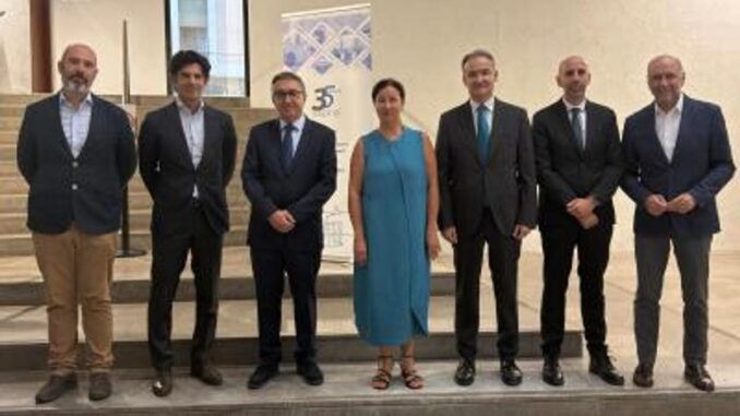 José Antonio Rovira, conseller de la Generalitat Valenciana, participa en el acto de clausura del curso académico de posgrado de la Fundación de Estudios Bursátiles y Financieros